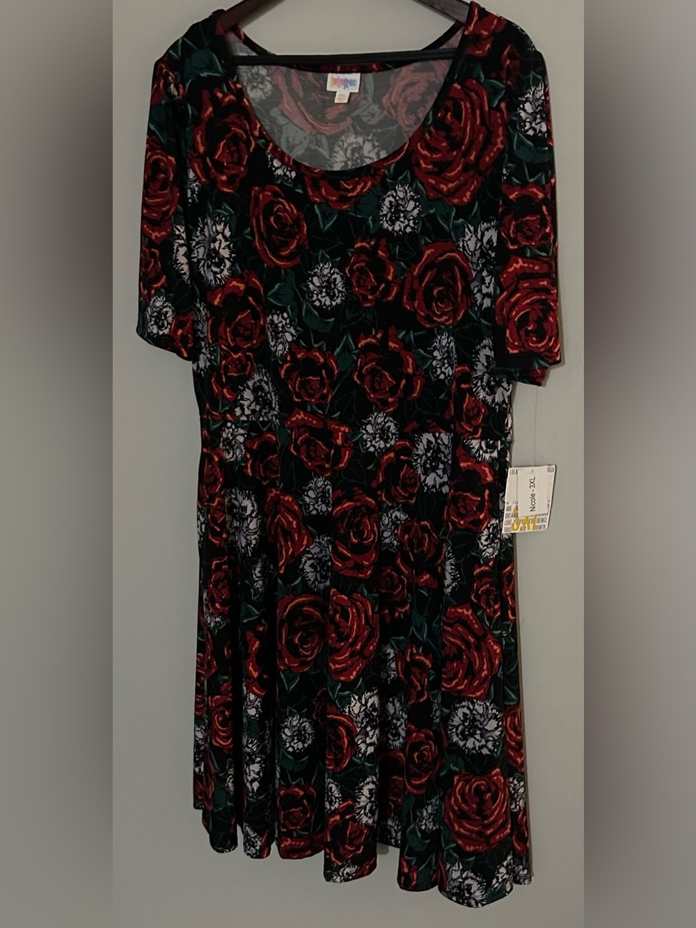 Lularoe 3xl nwt Nicole dress black, red flowers, pockets